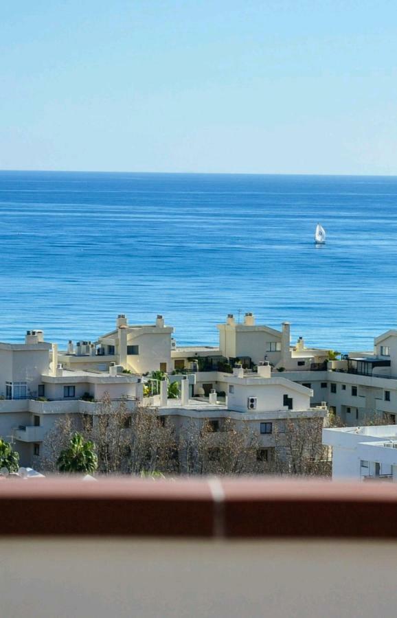 Atico Duplex Con Vistas Al Mar. Dos Plazas De Garaje Apartman Torremolinos Kültér fotó