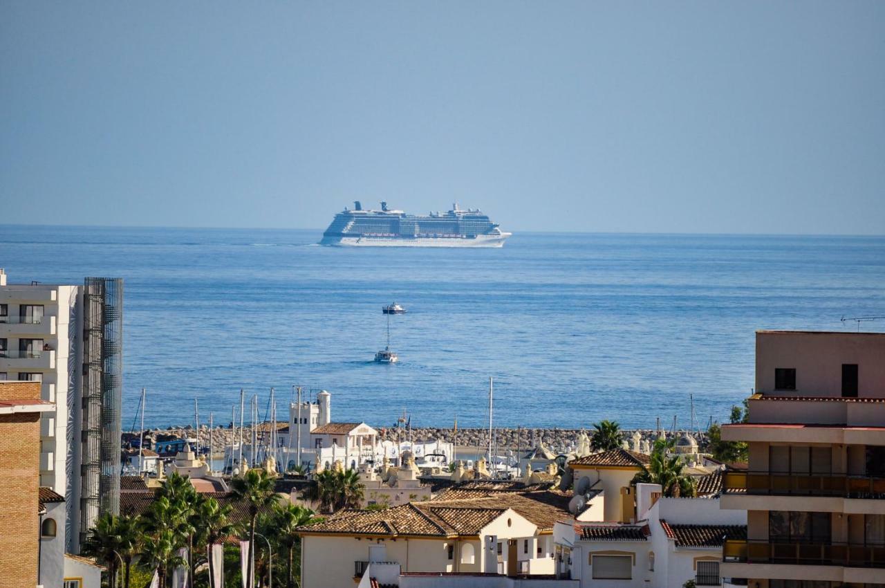 Atico Duplex Con Vistas Al Mar. Dos Plazas De Garaje Apartman Torremolinos Kültér fotó